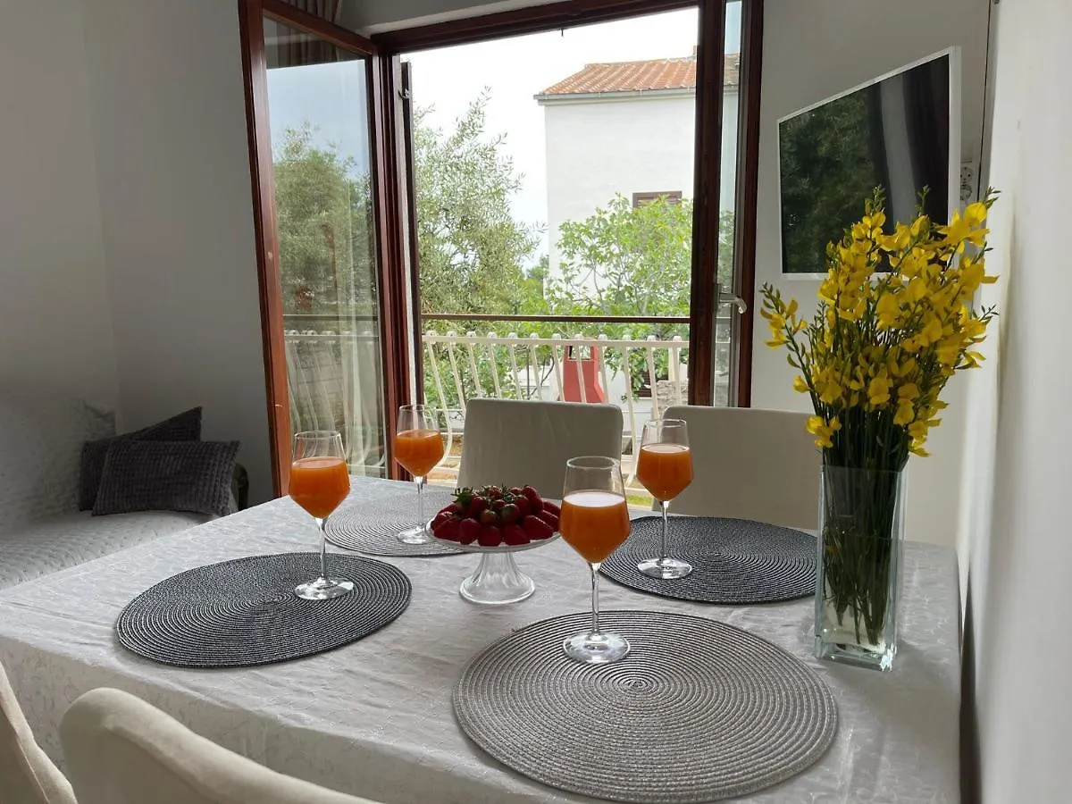 Apartments Miki, Okrug Gornji, Trogir