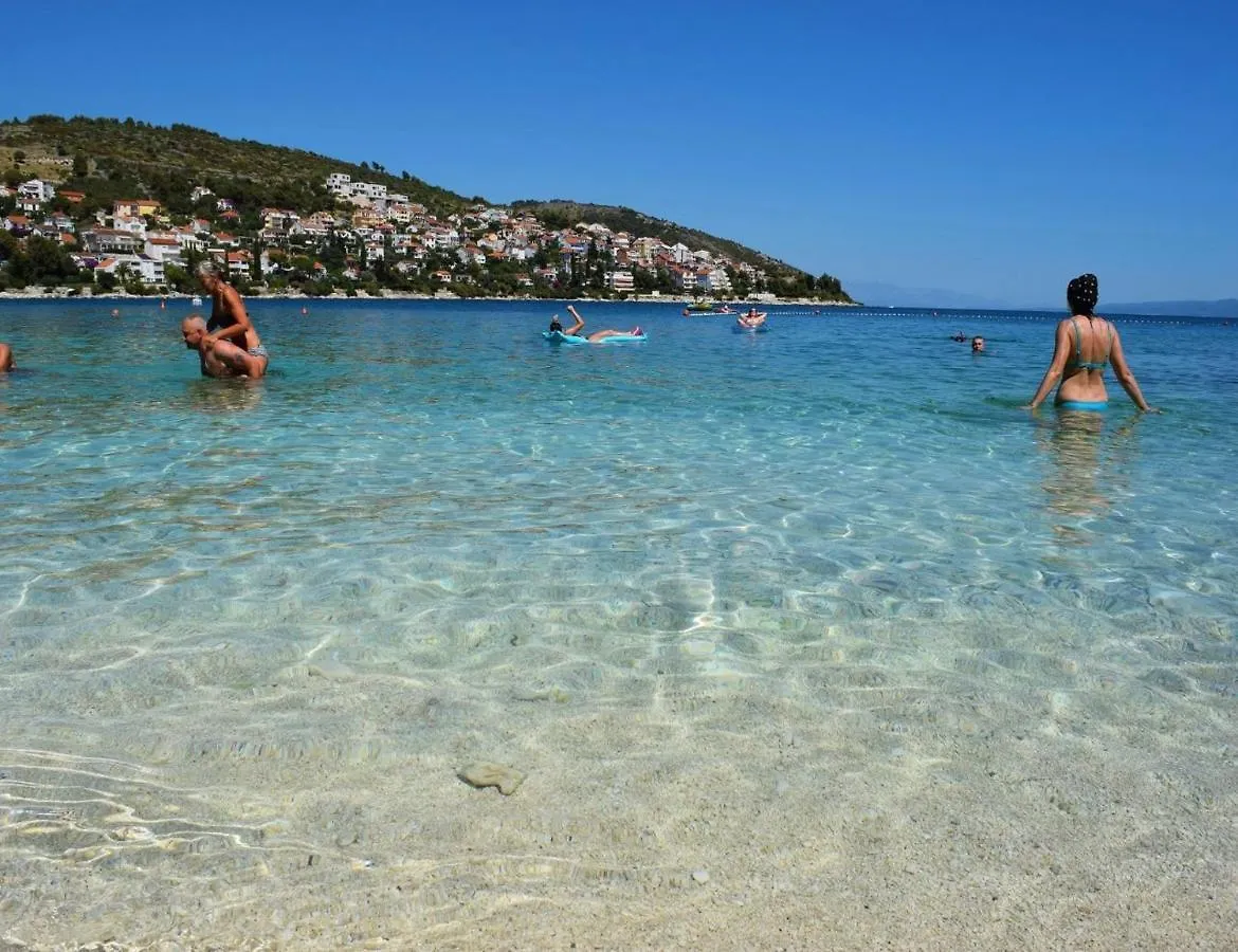 Apartments Miki, Okrug Gornji, Trogir contacts